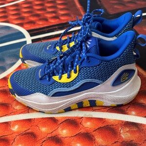 Boys Steph Curry Under Armour Basketball Shoes